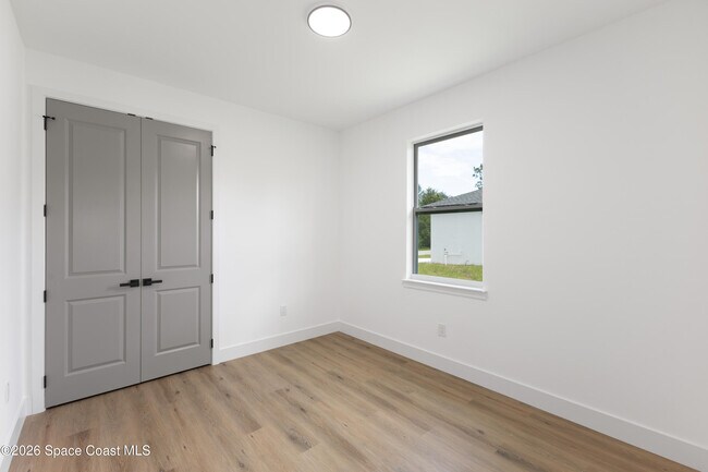 Building Photo - 1133 Hanover Ave