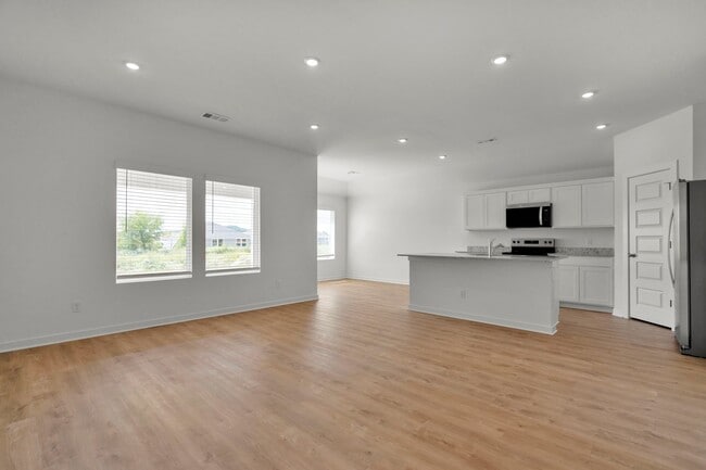 Building Photo - Brand-New 3 Bedroom Home in Prairie Grove! Move-in Ready!