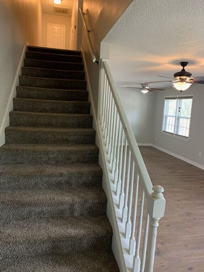 Building Photo - 106 Winterberry Ln