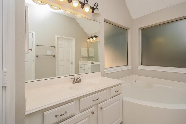 Building Photo - 111 N Rambling Ridge Pl
