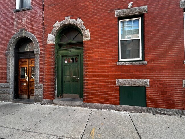 Primary Photo - 63 Frankfort St