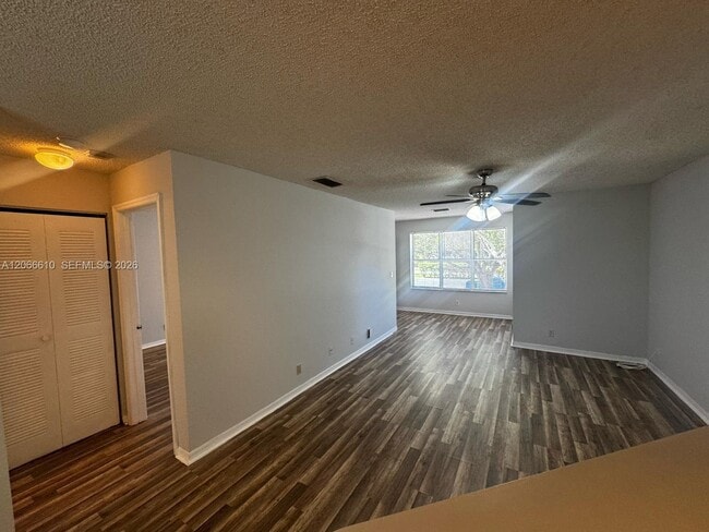Building Photo - 3360 Pinewalk Dr N