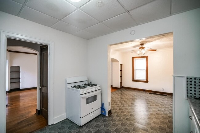 Building Photo - 409 E Melbourne Ave