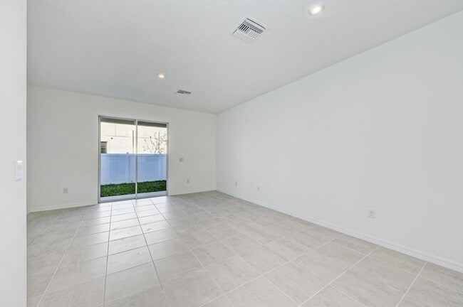 Building Photo - 6354 Fairmont Ln