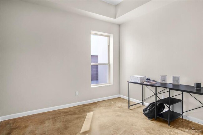 Building Photo - 27 Harvard Ave