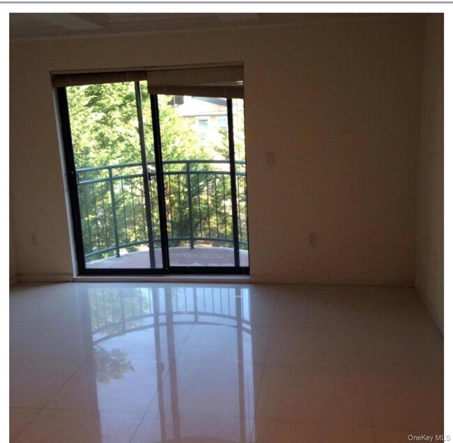 Building Photo - 4 Chelsea Pl