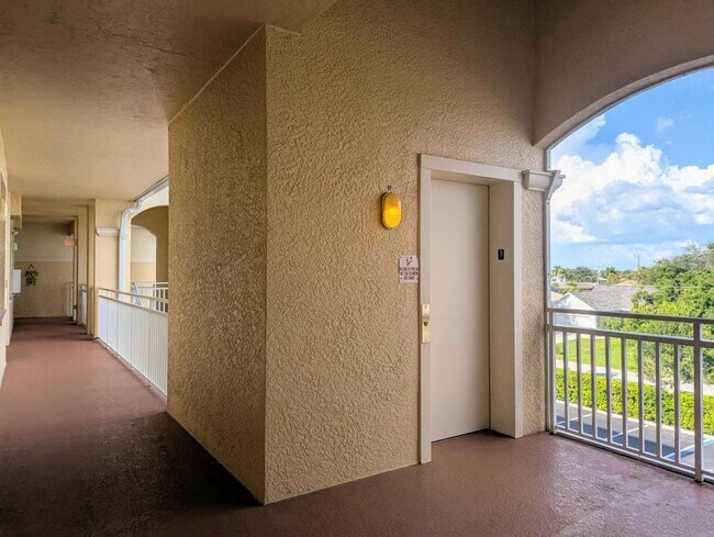 Building Photo - 1129 Van Loon Commons Cir