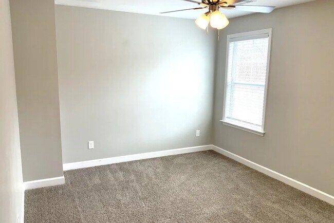 Building Photo - 271 Water Mill Rd