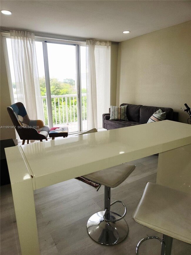 Building Photo - 3551 SW 9th Terrace