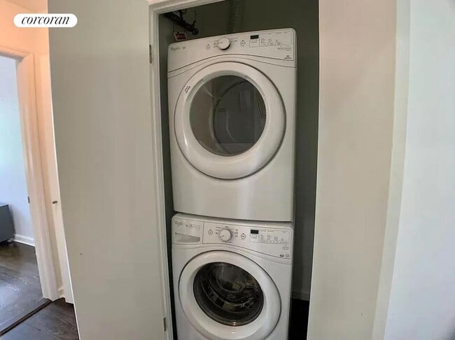 Building Photo - 498 Court St