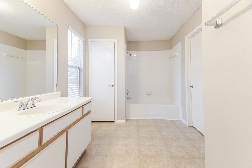 Building Photo - 1024 Springcreek Dr