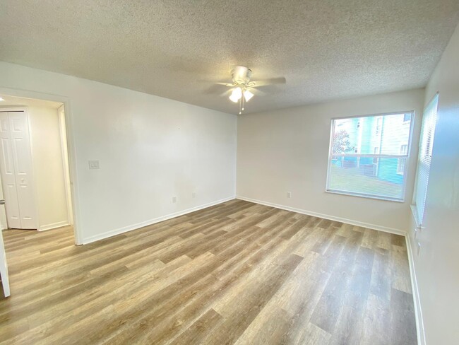 Building Photo - 2751 N Poinciana Blvd