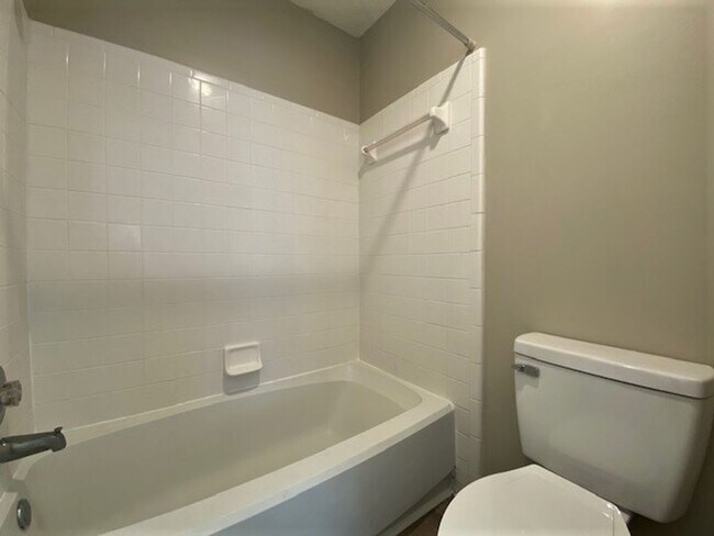Building Photo - Pineville- Ranch townhome- Remodeled 2 bed...