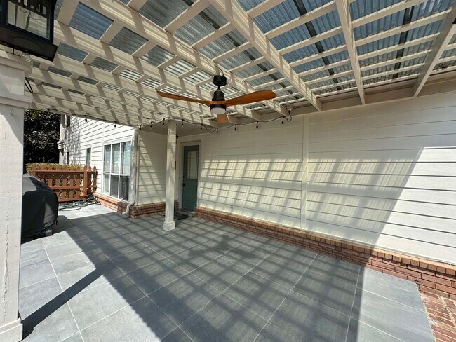 Building Photo - 1054 Island Dr