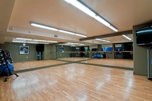 Building Photo - Downtown Luxury! Convenient Location!