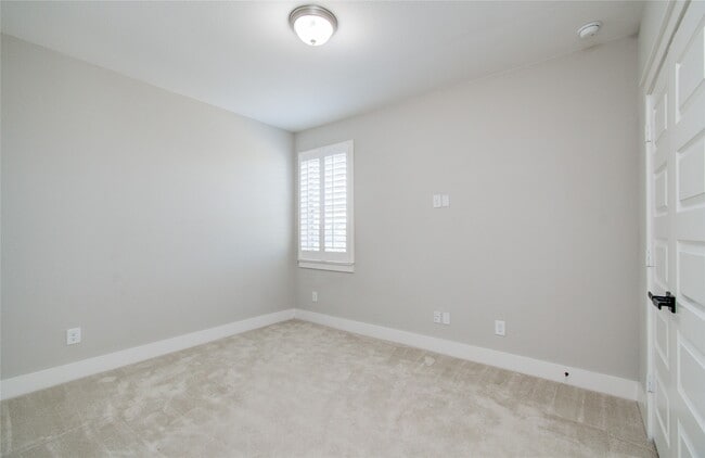 Building Photo - 18150 Moonlit River Dr