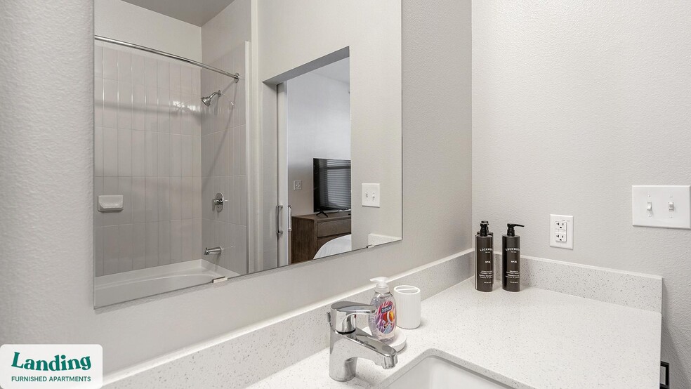 Building Photo - 14015 Univ Pass