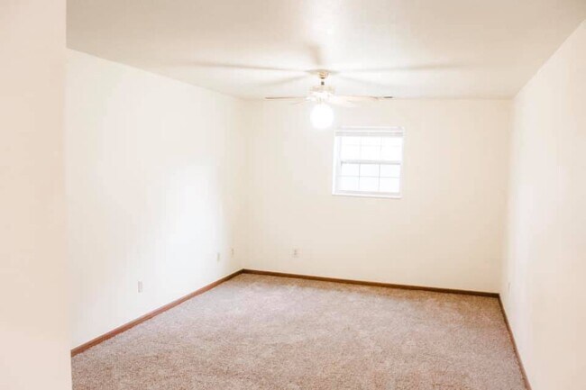 Building Photo - 2106 Stirrup Ln