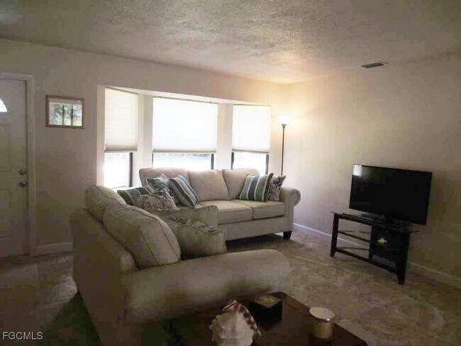 Primary Photo - 1510 SE 11th Pl