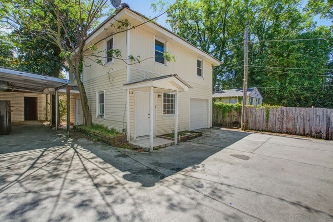 Building Photo - Now Leasing - Charming Renovated 3BR Home Near Downtown Columbia & Major Colleges