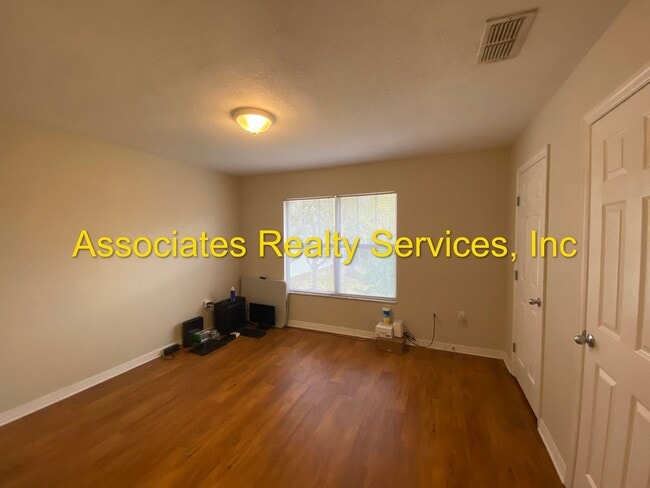 Building Photo - 2bed/2.5 bath condo in Hailey Gardens behind Butler Plaza! **NO PETS**