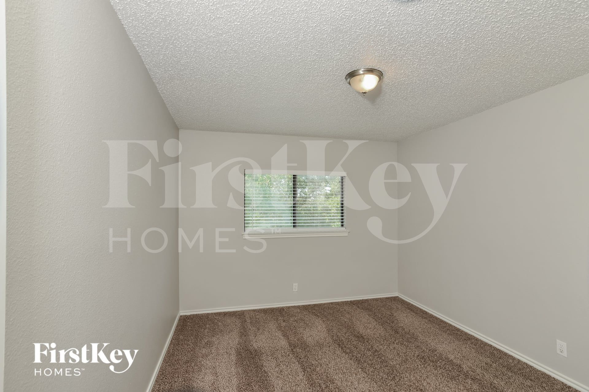 Building Photo - 13391 Greenstone