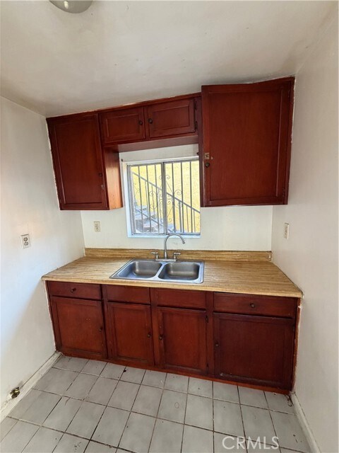 Building Photo - 529 S Humphreys Ave