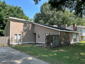 Building Photo - 3BR/2BA Memphis Rental with Floor-to-Ceiling Rustic Fireplace & Fenced Yard