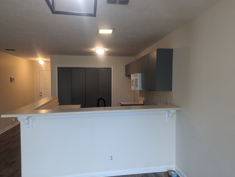 Kitchen 2 - 6780 Willowbrook Dr
