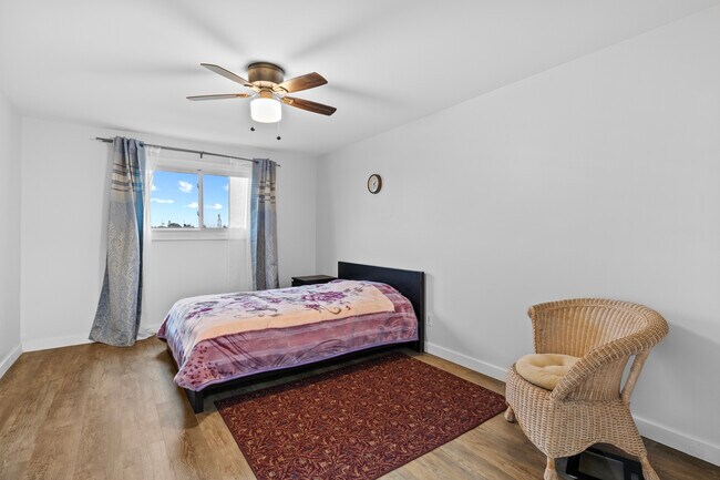 Building Photo - 422 Gainsborough Ct