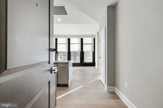 Building Photo - 30 N 23rd St