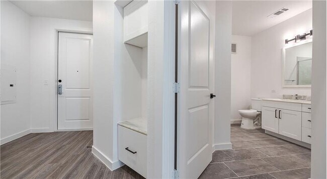 Building Photo - 3900 Berkman Dr