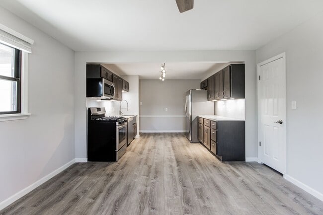 Building Photo - 2242 Zumbehl Rd