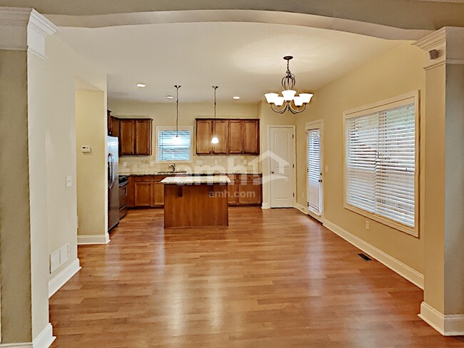 Building Photo - 252 Ascott Lane