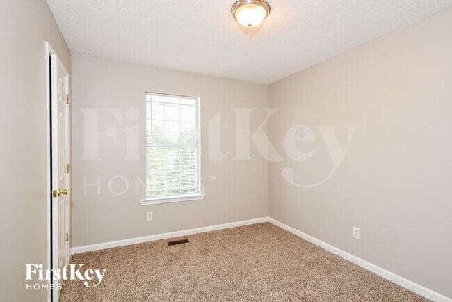 Building Photo - 212 Station Way