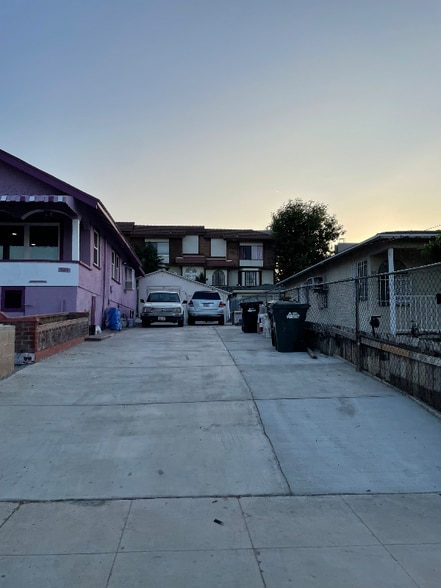 Building Photo - 323 S Sefton Ave