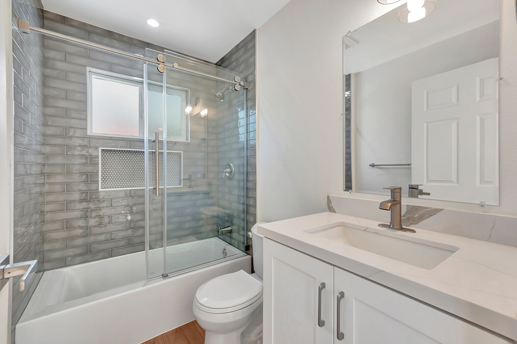 Building Photo - 1012 W Walnut St