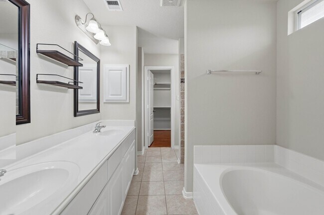 Building Photo - 12553 Canyon Hill Drive