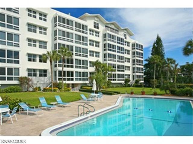 Building Photo - Condo on the Beach in the Moorings