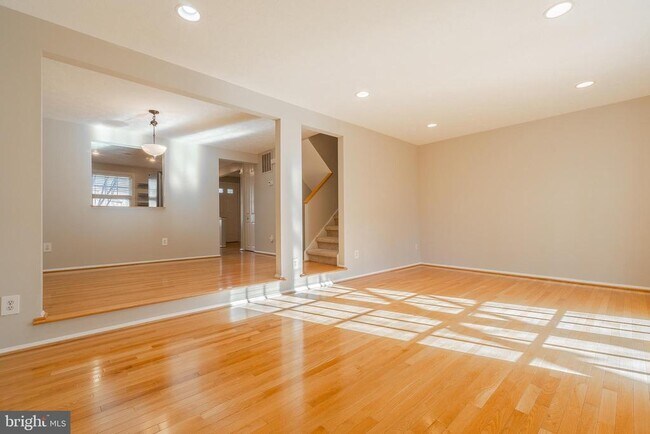 Building Photo - 2911 Montauk Ct