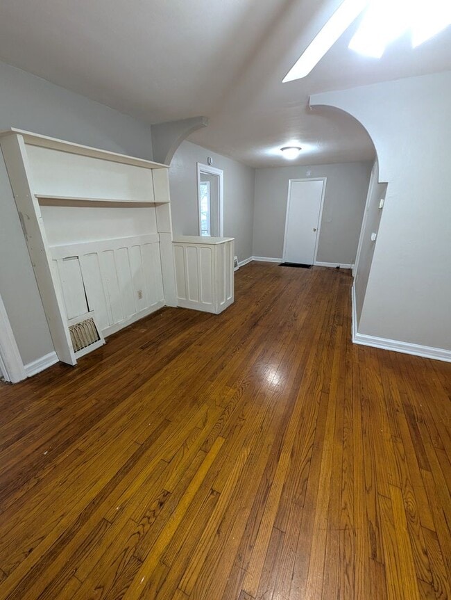 Building Photo - Single Family Charmer in Jennings - Sectio...