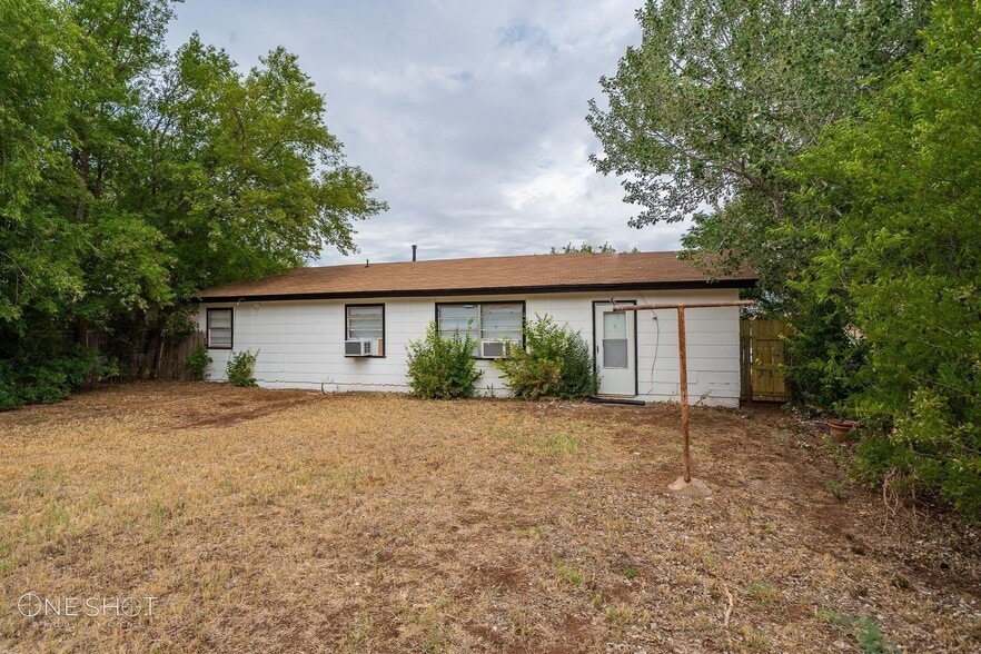 Building Photo - 525 N Bowie Dr