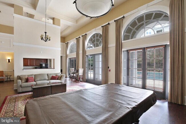 Building Photo - 2465 Army Navy Dr