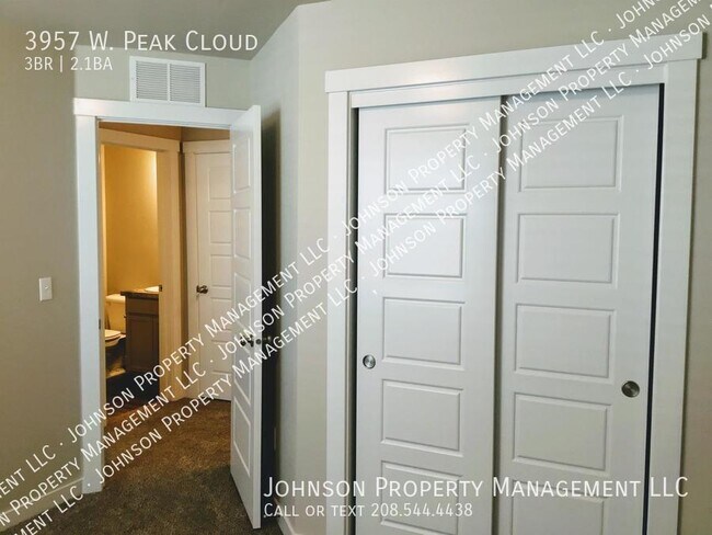 Building Photo - 3957 W Peak Cloud Dr