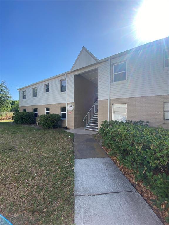Building Photo - 7210 N Manhattan Ave