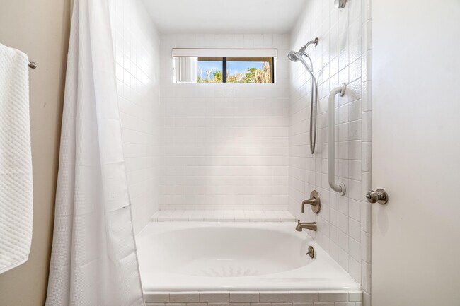 Building Photo - 37 Santo Domingo Dr