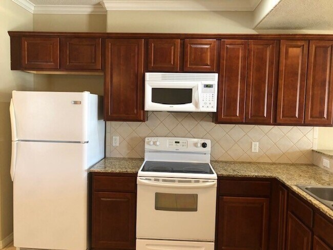 Building Photo - 1204 River Ridge
