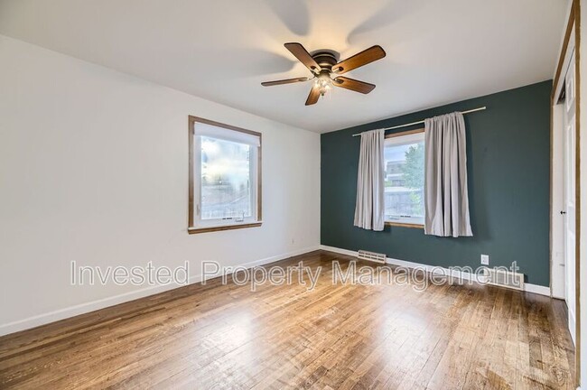 Building Photo - 8411 W 64th Pl