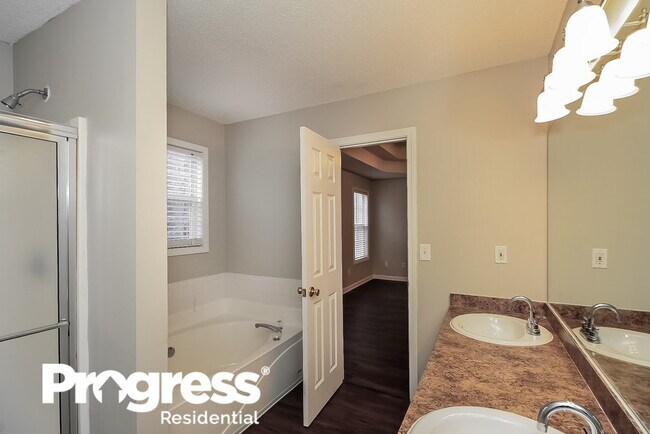 Building Photo - 128 Alexander Dr