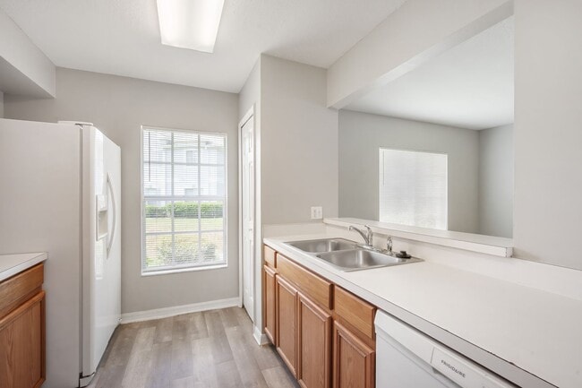 Building Photo - Riverwalk Retreat: Updated 3BR Townhome in...